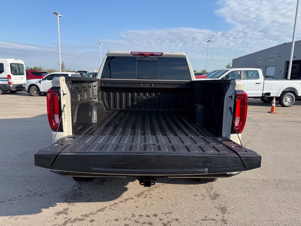 Used 2026 GMC Sierra 1500 AT4X w/ LPO, Black Badging Package AWD/4WD image 20