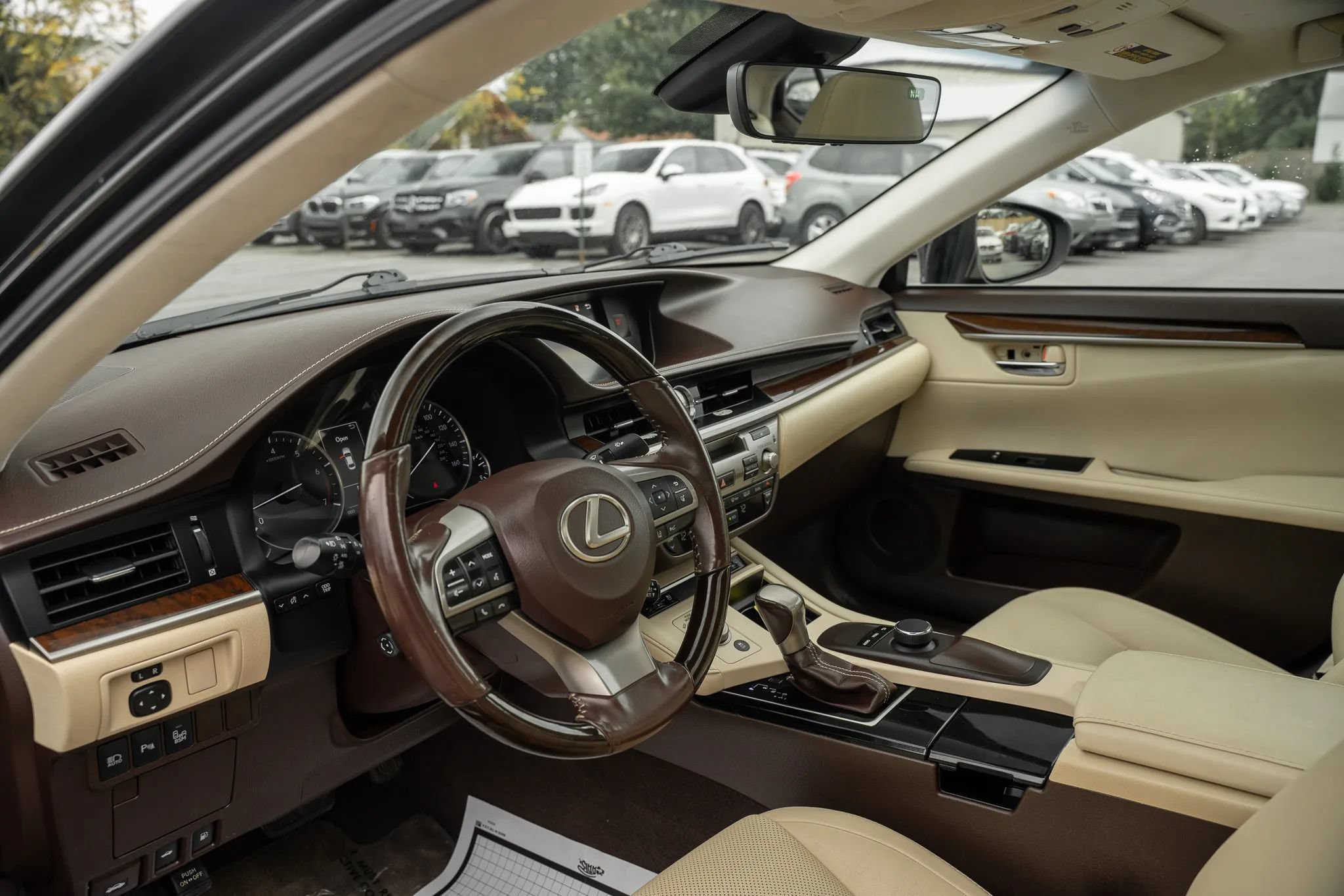 Used 2018 Lexus ES 350 w/ Premier Package FWD image 6