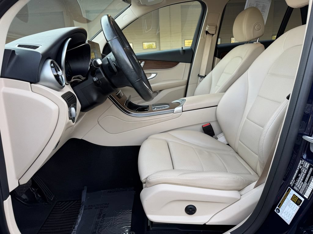 Used 2021 Mercedes-Benz GLC 300 4MATIC image 18