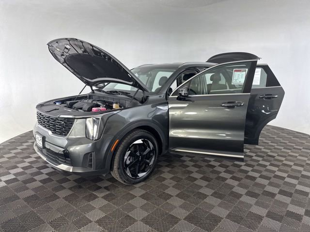 Certified 2025 Kia Sorento EX image 12