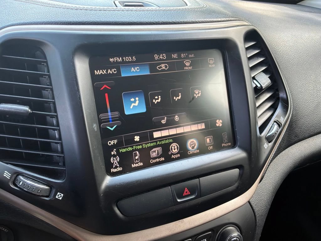 Used 2015 Jeep Cherokee Latitude w/ Cold Weather Group AWD/4WD image 23