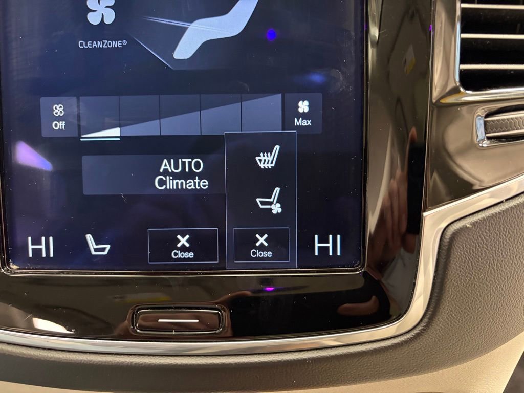 Used 2017 Volvo XC90 T6 Inscription w/ Vision Package image 24