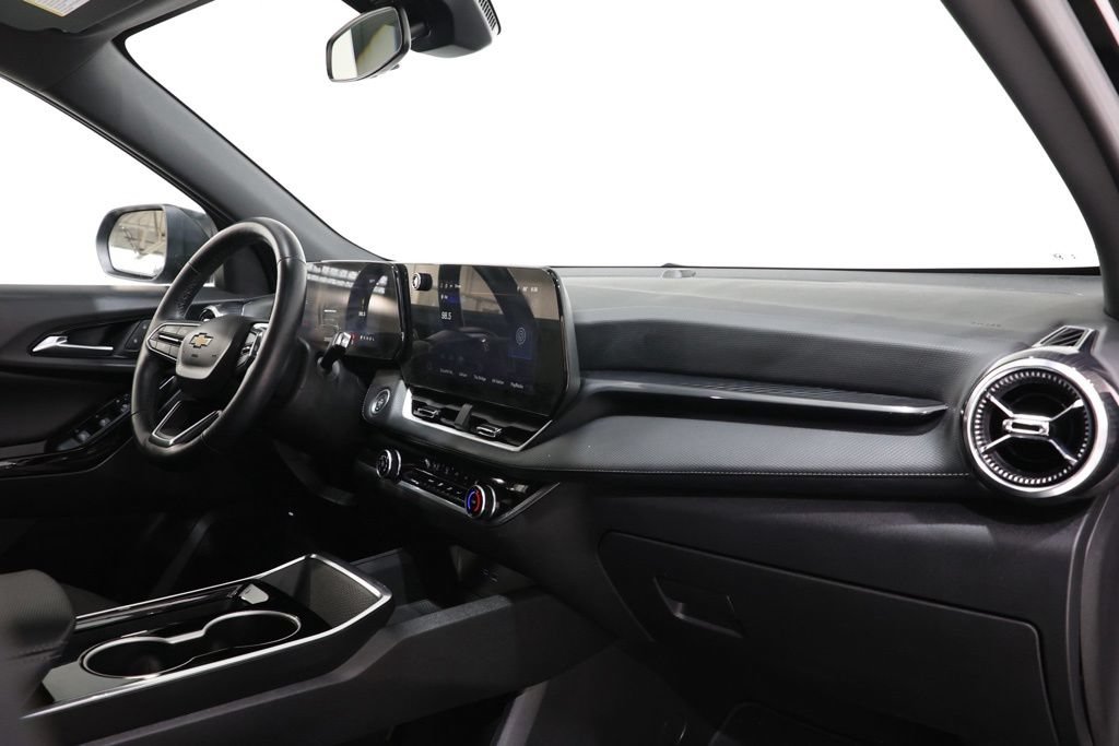 Used 2025 Chevrolet Equinox LT FWD image 14