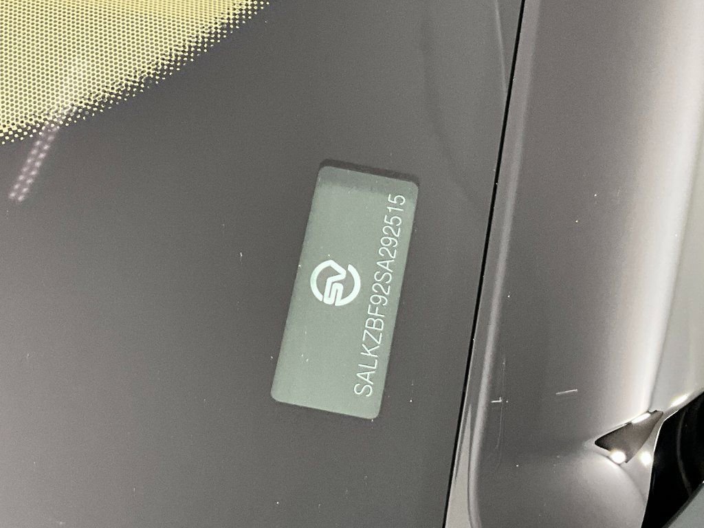 Used 2025 Land Rover Range Rover SV image 30