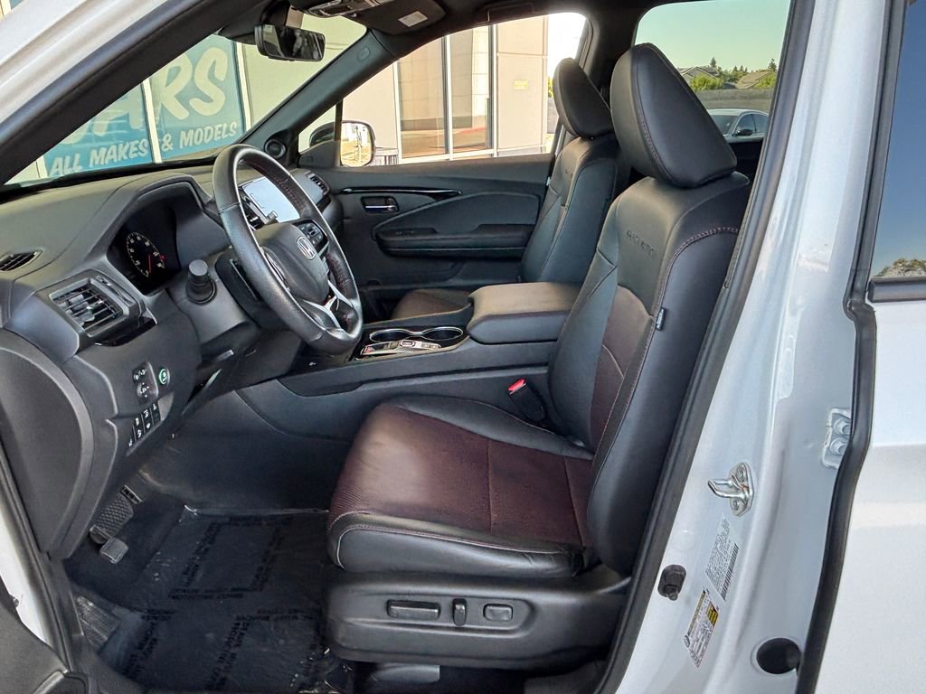 Used 2025 Honda Ridgeline Black Edition image 22