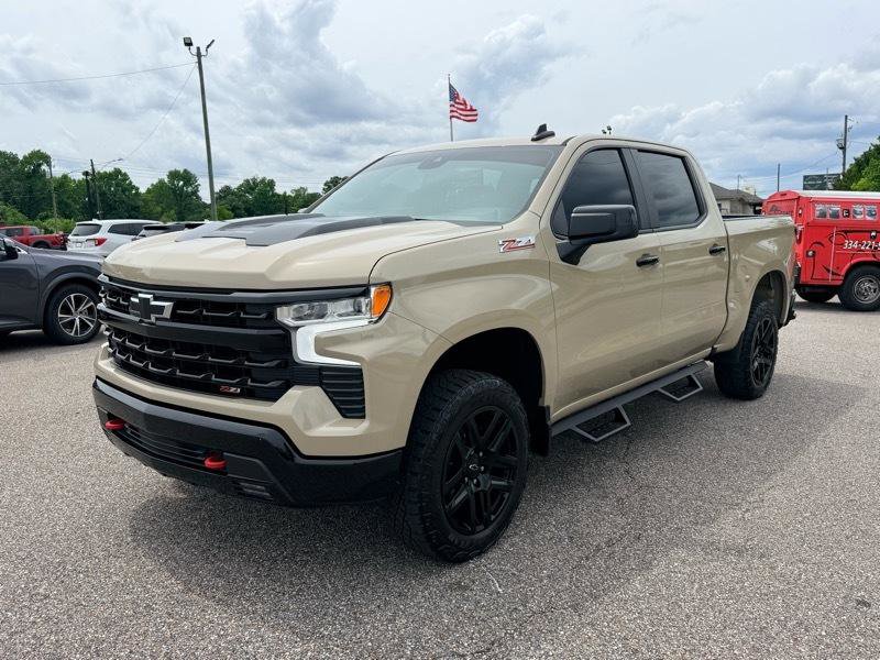 Used 2022 Chevrolet Silverado 1500 LT Trail Boss w/ Convenience Package II AWD/4WD image 3