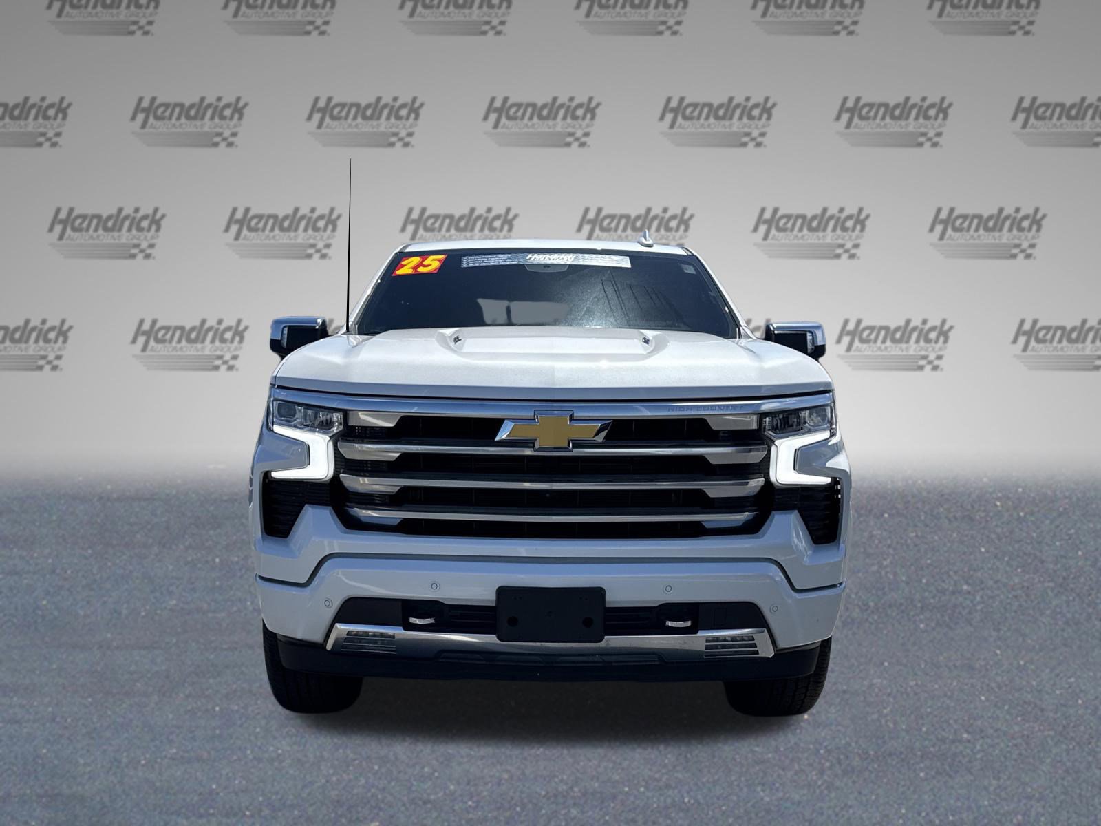 Used 2025 Chevrolet Silverado 1500 High Country w/ Technology Package AWD/4WD image 3