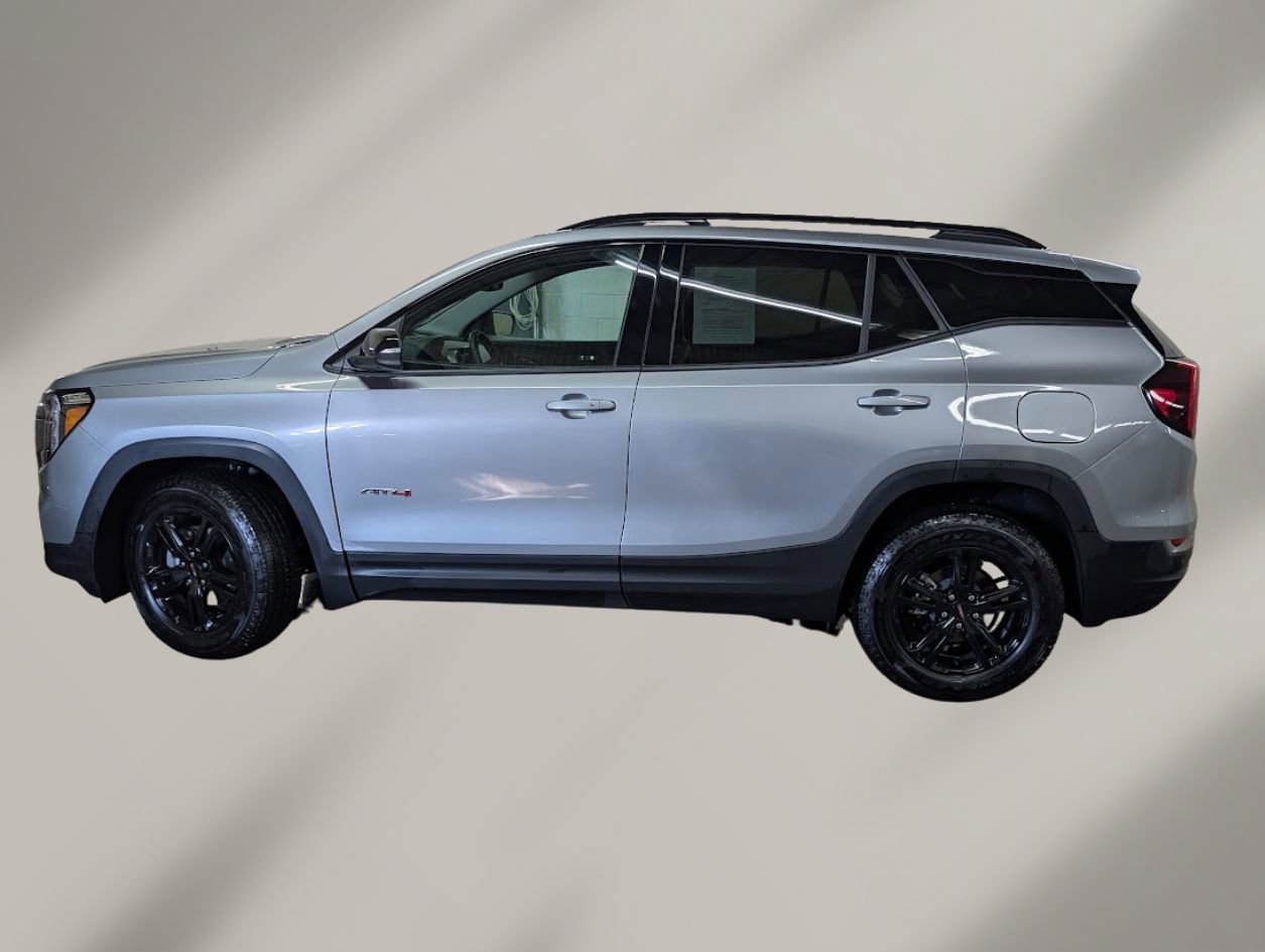 Used 2024 GMC Terrain AT4 w/ Tech Package AWD/4WD image 3