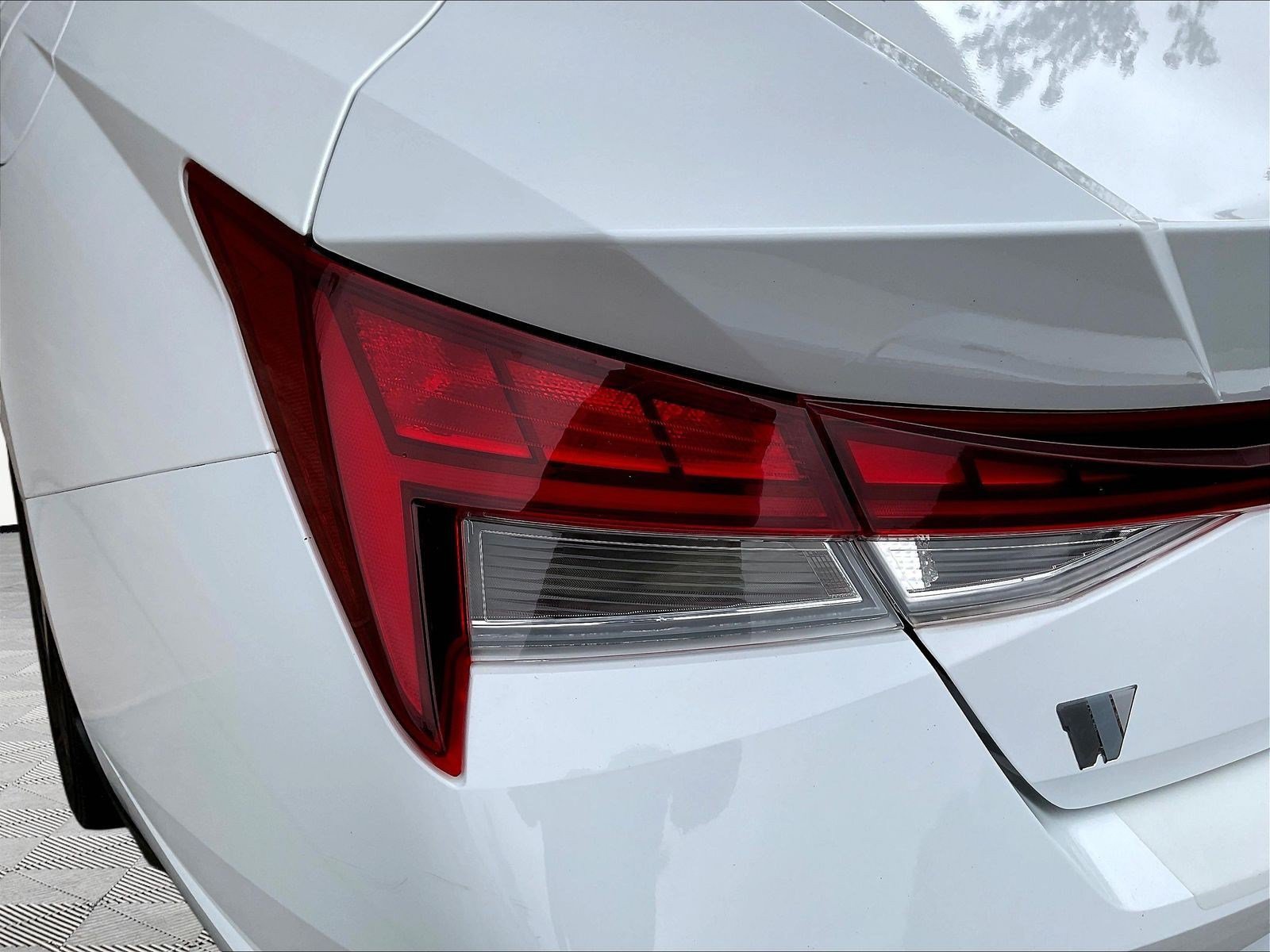 Used 2023 Hyundai Elantra Limited FWD image 21