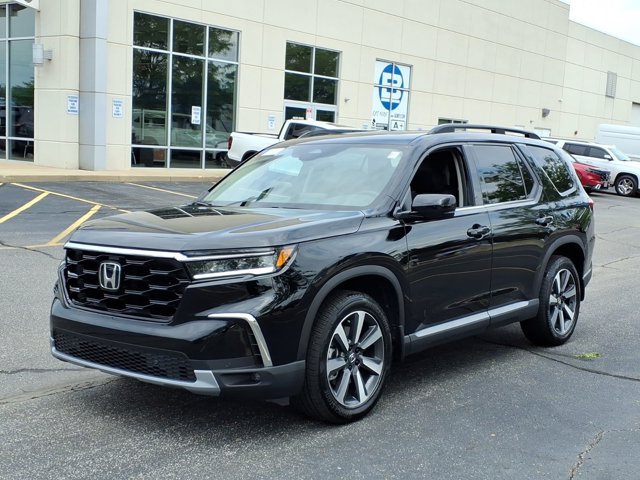 Certified 2025 Honda Pilot Touring