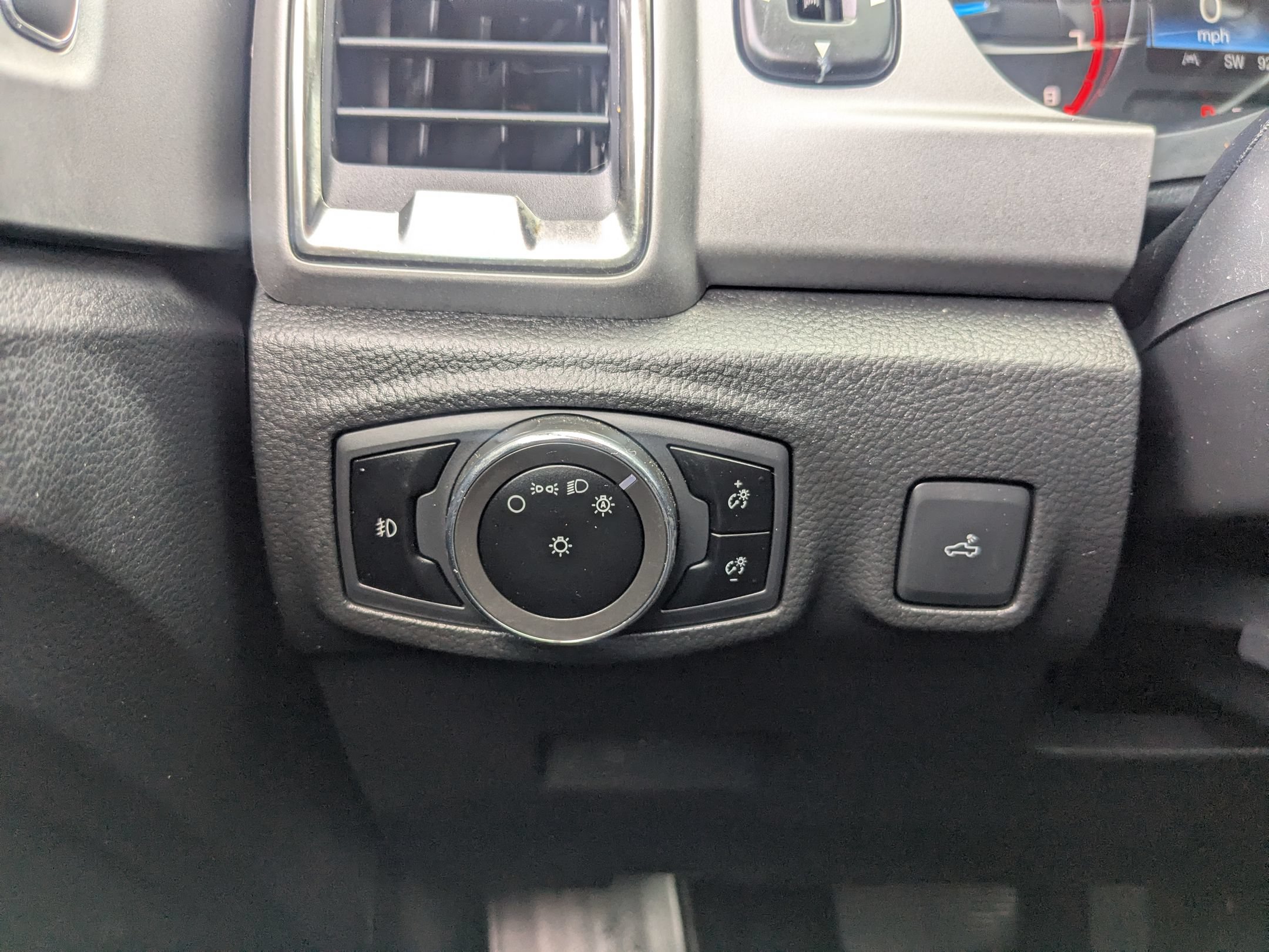 Used 2023 Ford Ranger XLT w/ Equipment Group 301A Mid AWD/4WD image 19