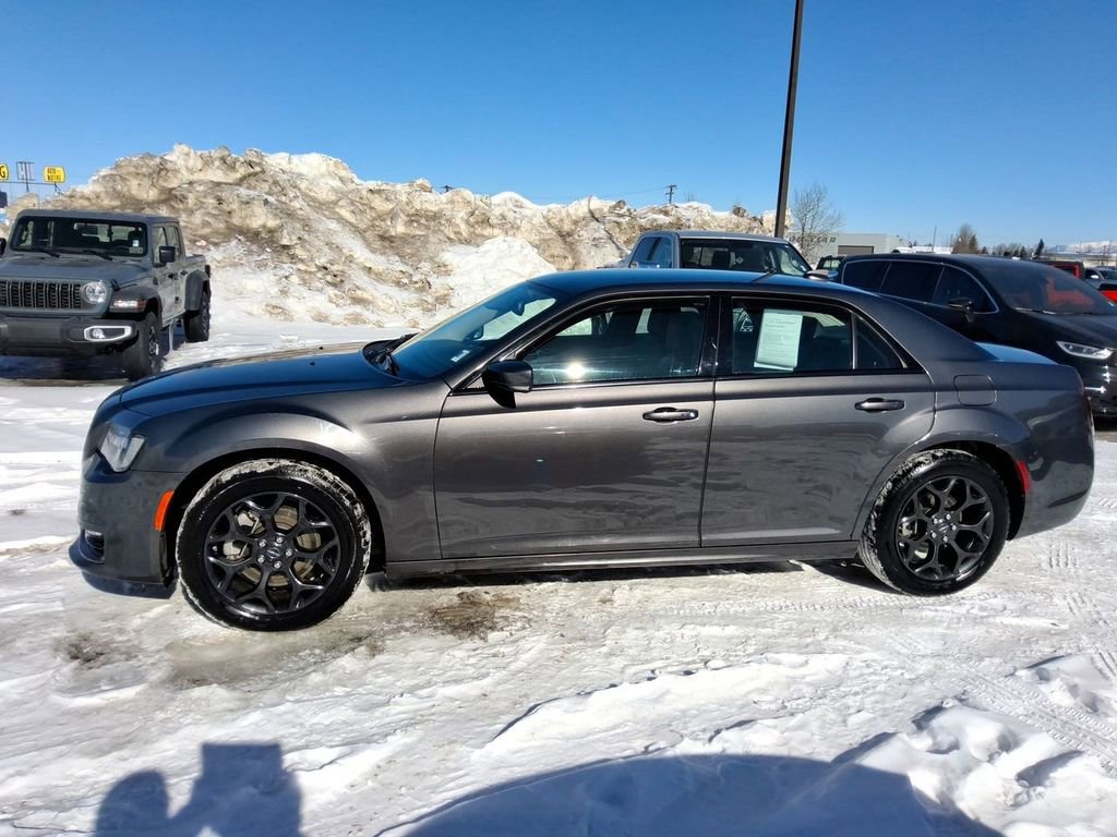 Certified 2022 Chrysler 300 Touring L w/ Comfort Group image 5