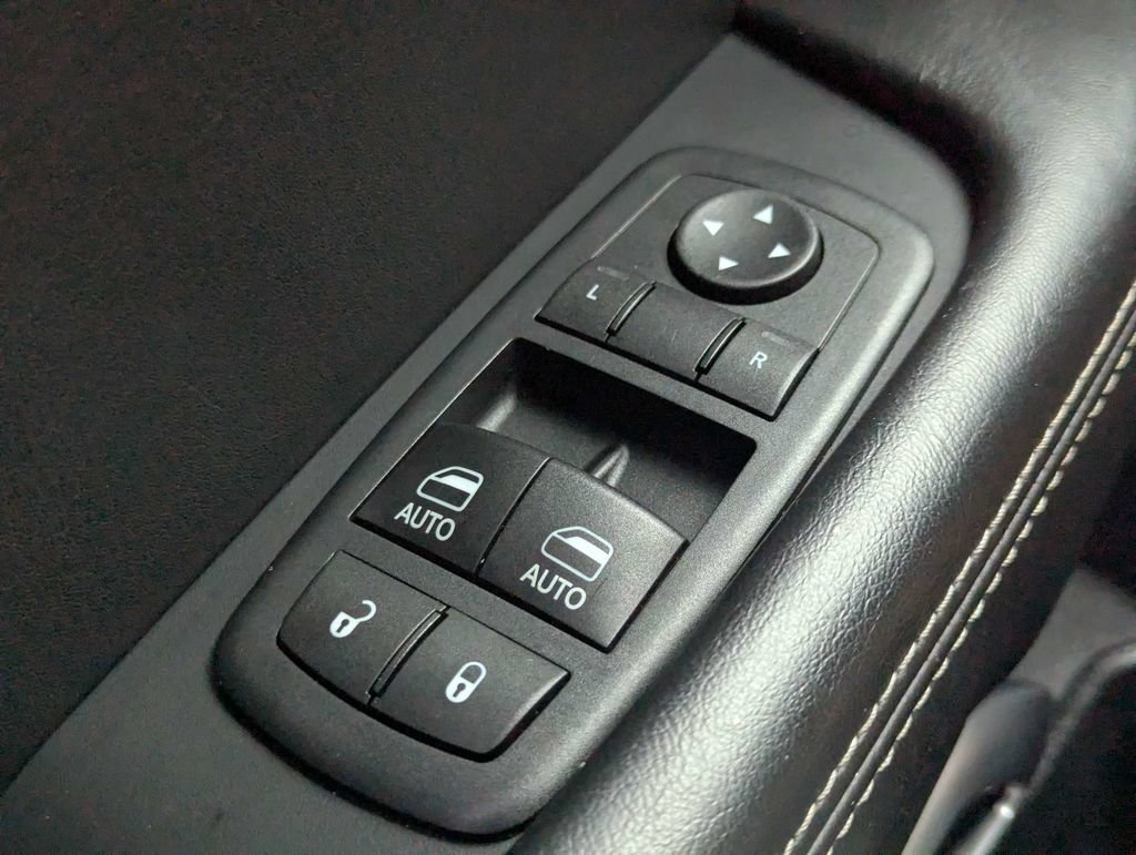 Used 2016 Dodge Challenger SRT w/ Technology Group RWD image 23