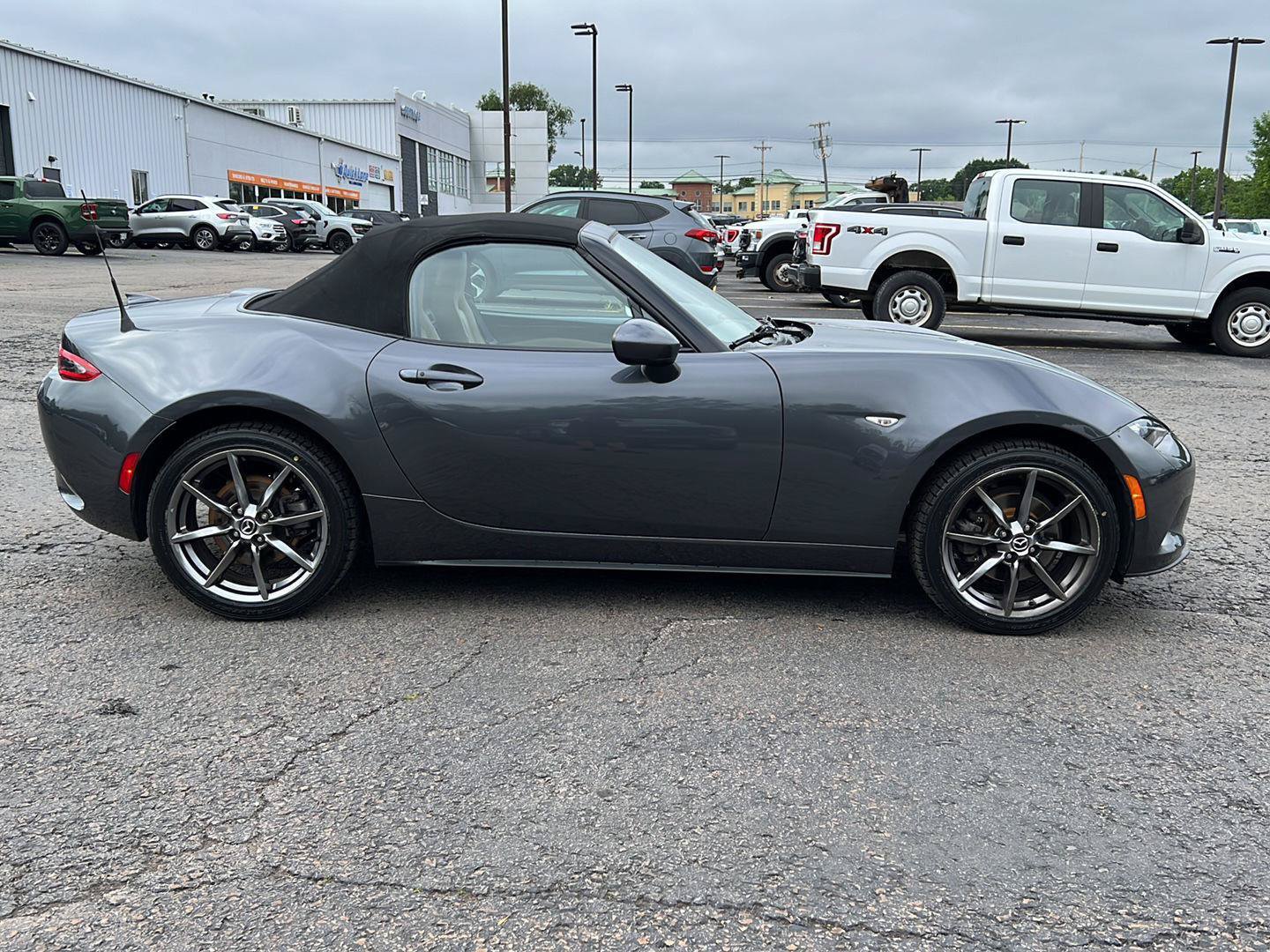 Used 2016 MAZDA MX-5 Miata Grand Touring RWD image 17
