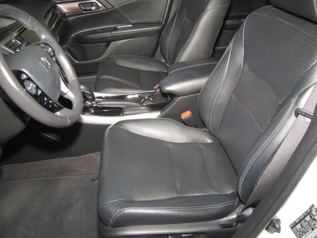 Certified 2017 Honda Accord EX-L image 10