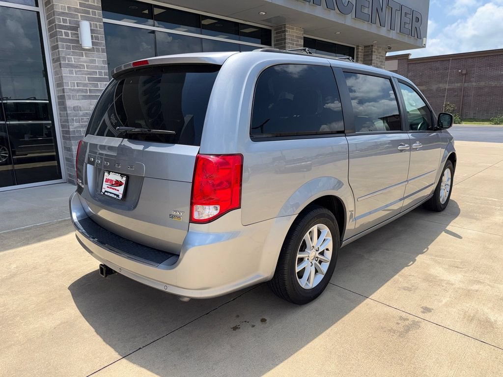 Used 2016 Dodge Grand Caravan SXT w/ Rear Park Assist Package FWD image 9