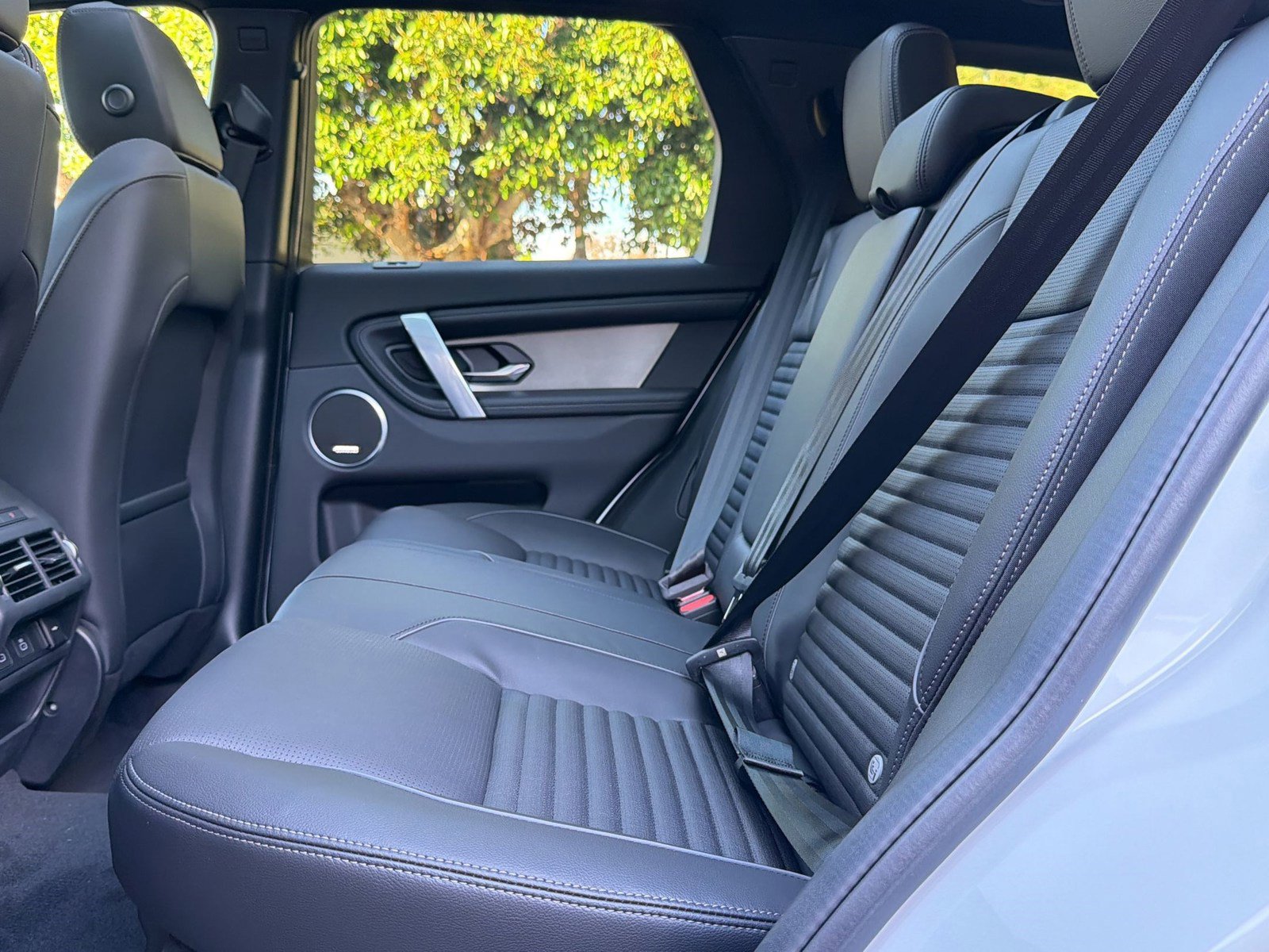 New 2026 Land Rover Discovery Sport Landmark image 15