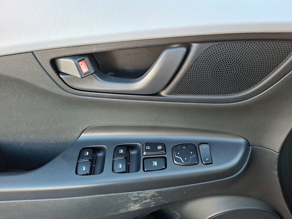 Used 2019 Hyundai Kona SEL w/ SEL Tech Package 02 image 12