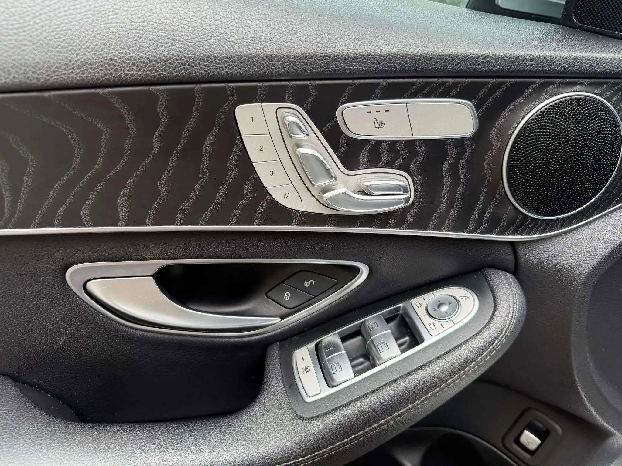 Used 2016 Mercedes-Benz C 300 4MATIC Sedan image 23