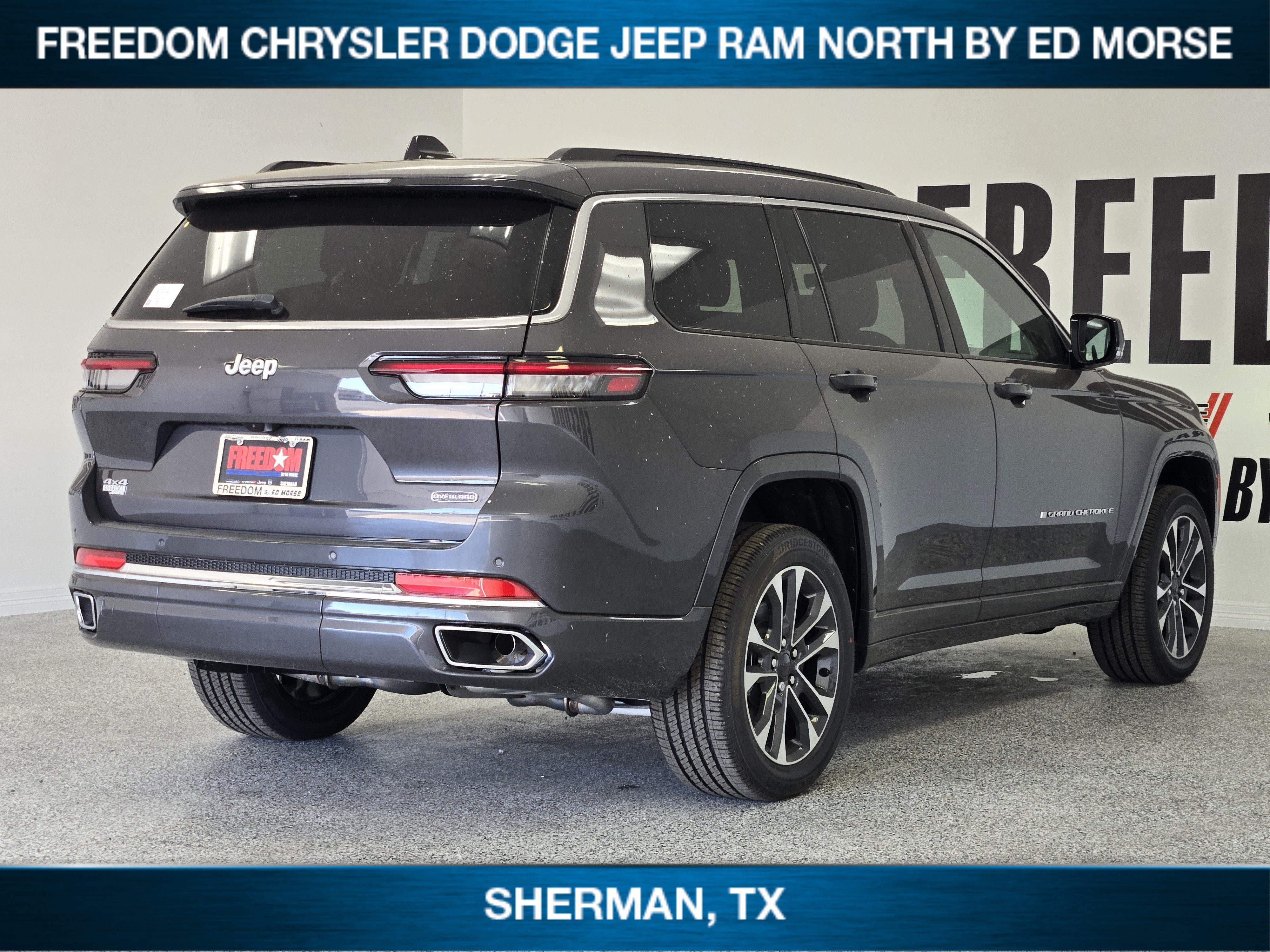 New 2025 Jeep Grand Cherokee L Overland w/ Rear Seat Video Group I AWD/4WD image 3