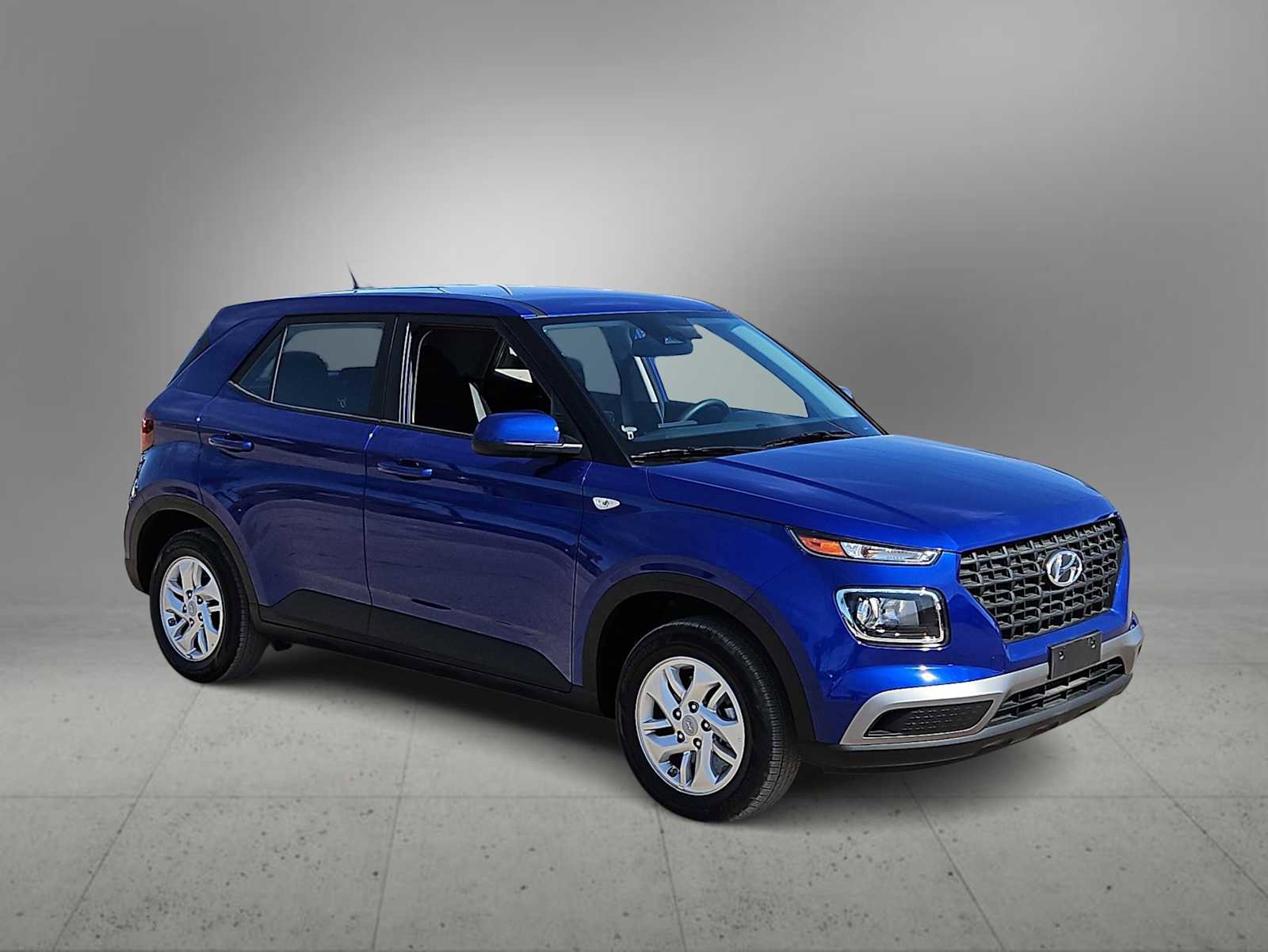 Certified 2025 Hyundai Venue SE image 2