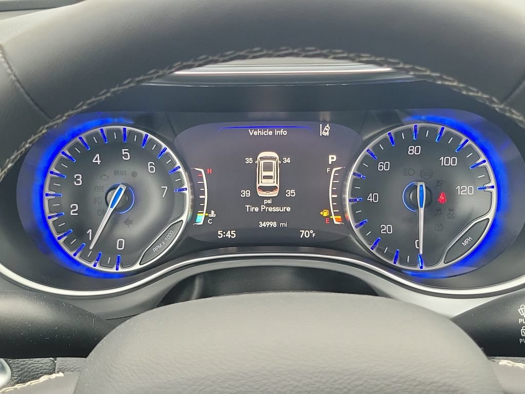 Used 2025 Chrysler Pacifica Limited FWD image 21