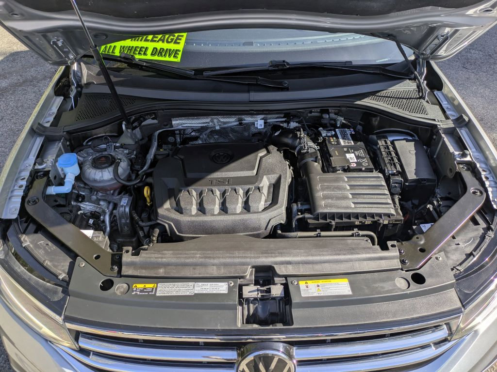 Used 2022 Volkswagen Tiguan SE AWD/4WD image 40