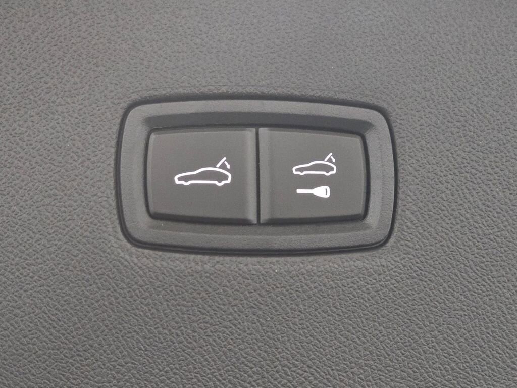 New 2026 Porsche Cayenne GTS image 25