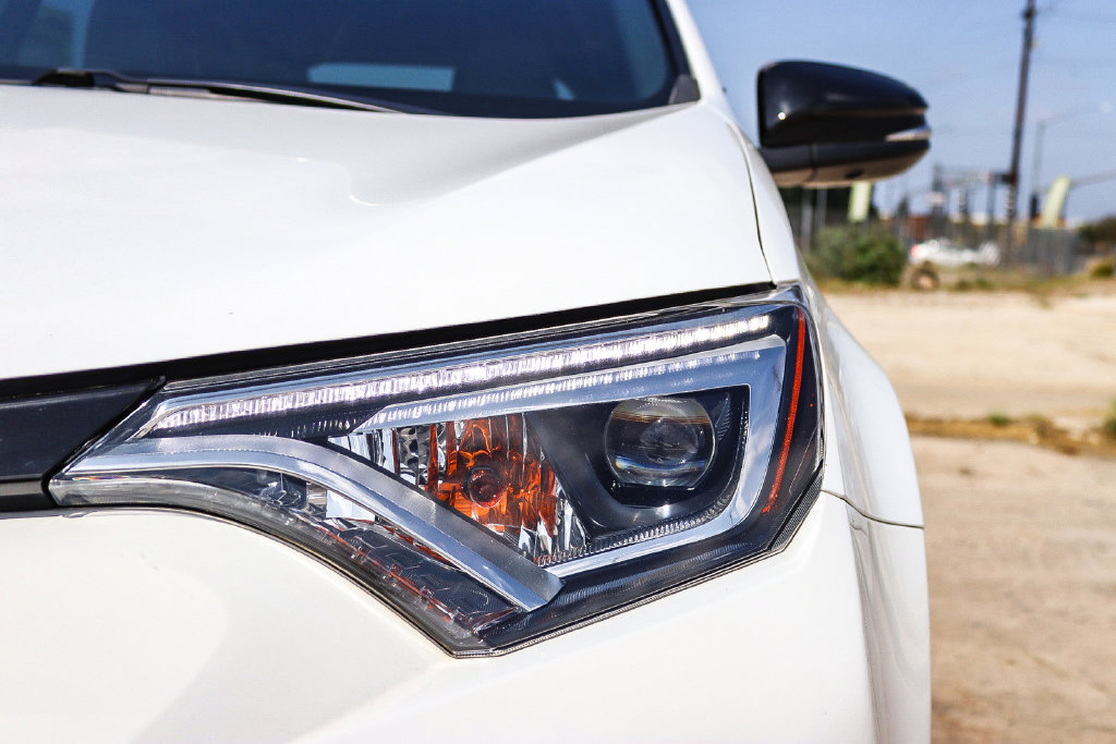 Used 2017 Toyota RAV4 SE w/ Advanced Technology Package FWD image 9