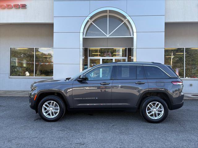Certified 2023 Jeep Grand Cherokee Laredo X AWD/4WD image 2