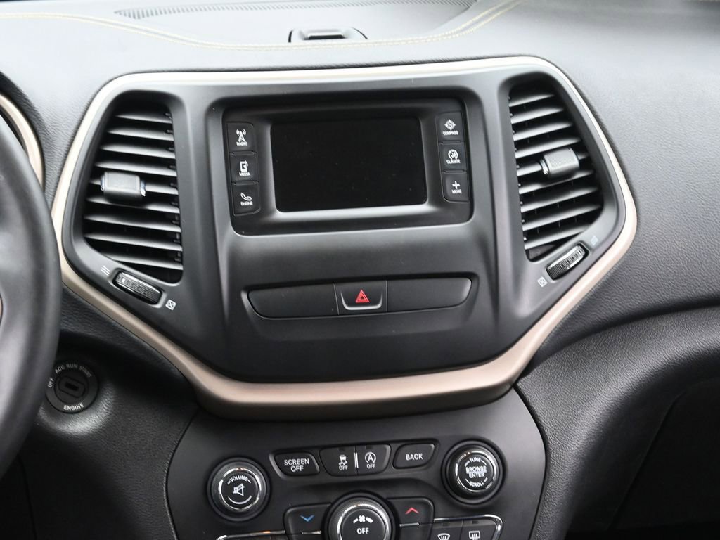 Used 2017 Jeep Cherokee Altitude image 26