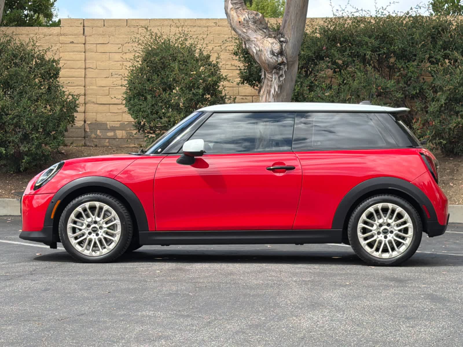 Used 2025 MINI Cooper S FWD image 5