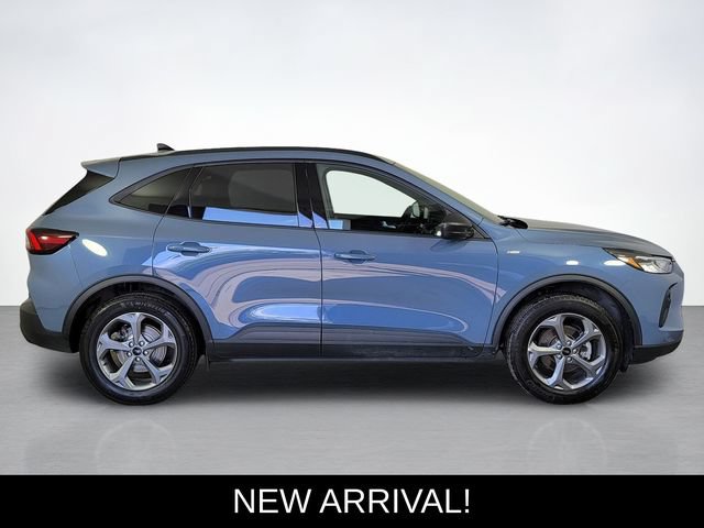 Used 2026 Ford Escape ST-Line AWD/4WD image 2