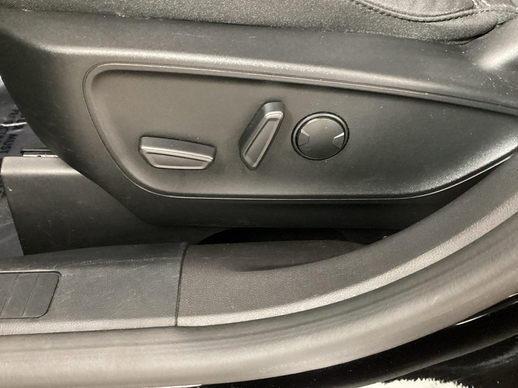 Used 2023 Ford Escape Active AWD/4WD image 15