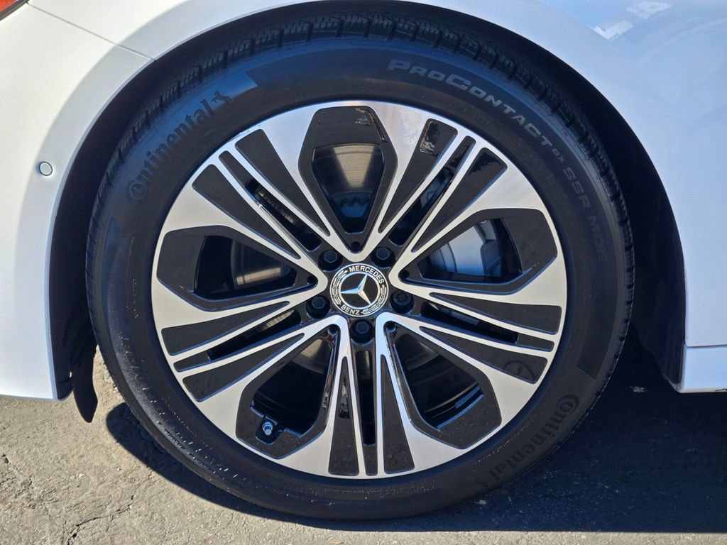 Used 2025 Mercedes-Benz E 350 Sedan image 9