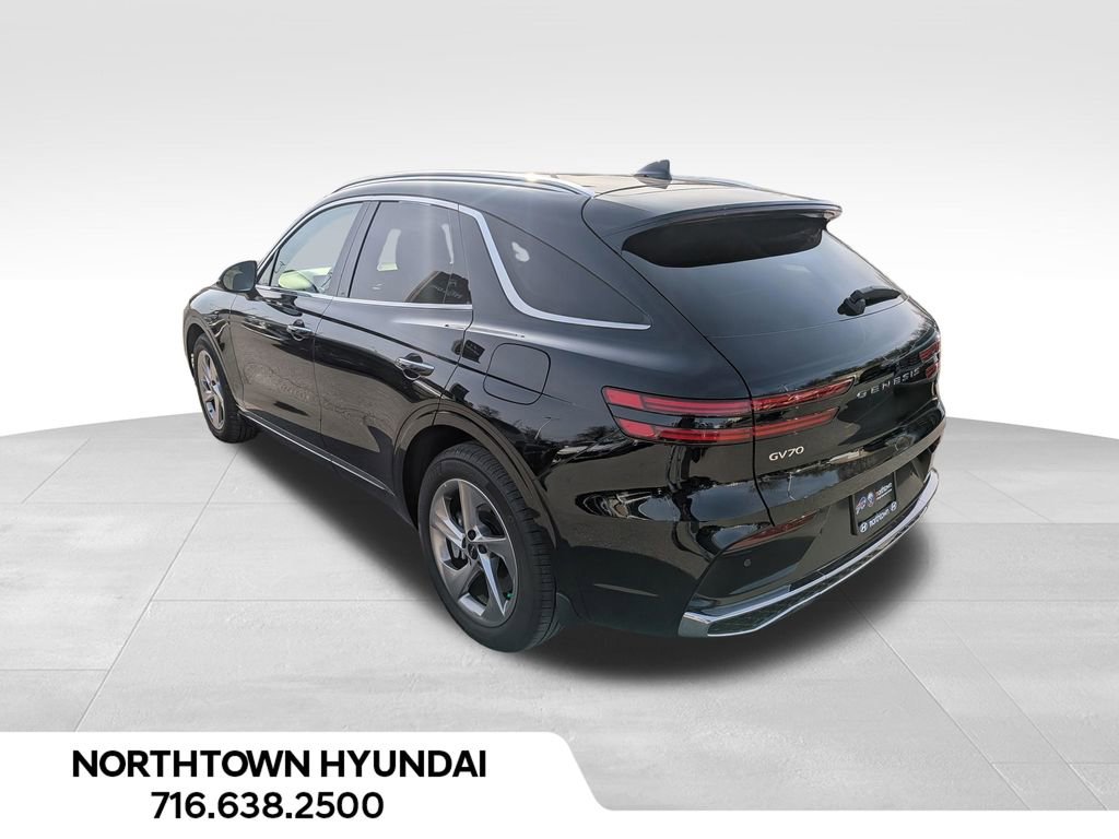 Used 2026 Genesis GV70 2.5T Select image 3