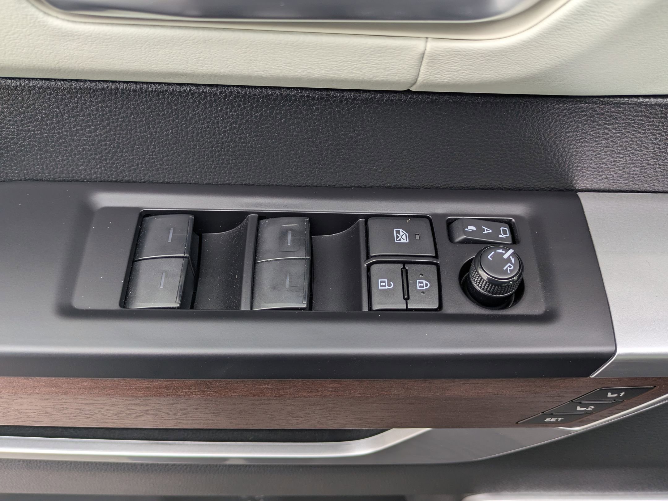 Used 2024 Toyota Sequoia Capstone image 20