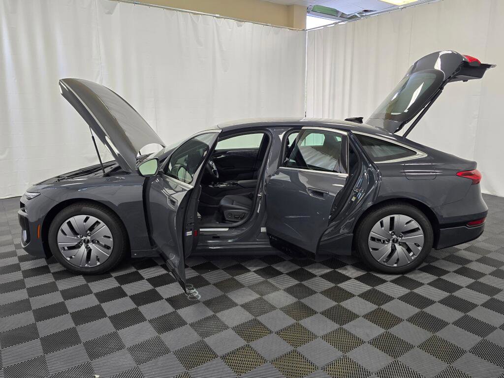 New 2025 Audi A6 e-tron Premium image 11