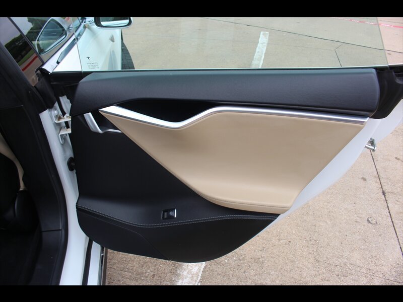 Used 2015 Tesla Model S 85D AWD/4WD image 15