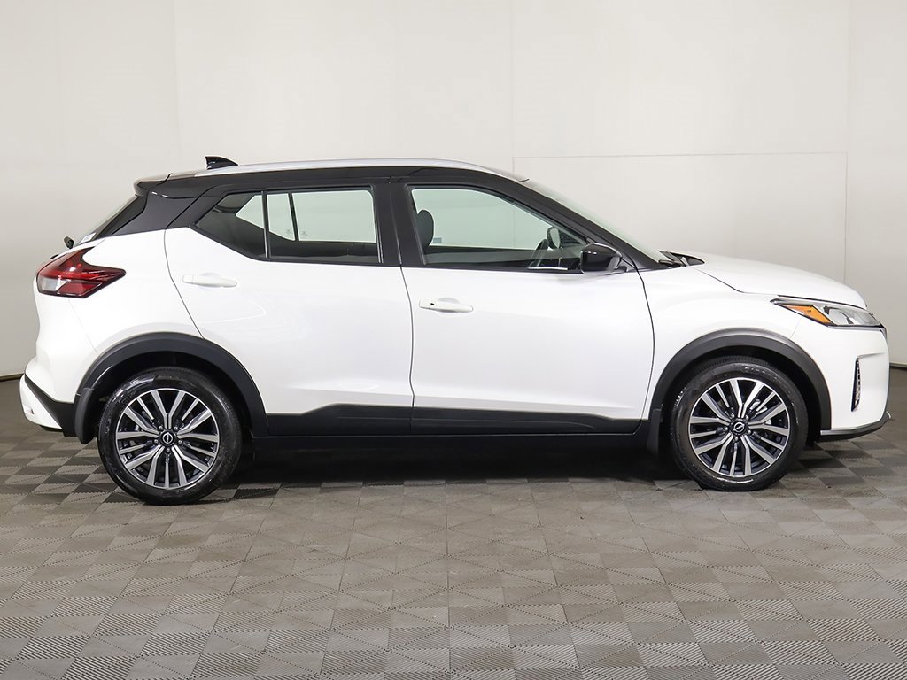 Used 2023 Nissan Kicks SV image 16