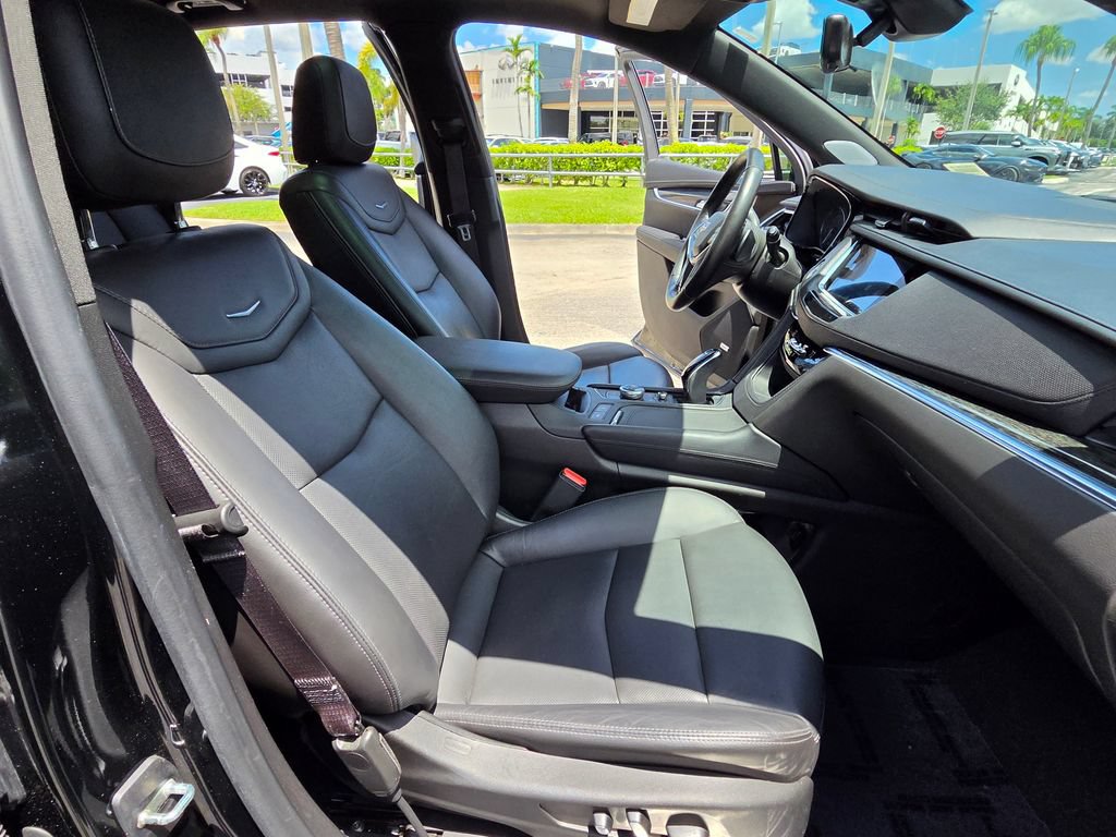 Used 2022 Cadillac XT5 Premium Luxury w/ Technology Package FWD image 21