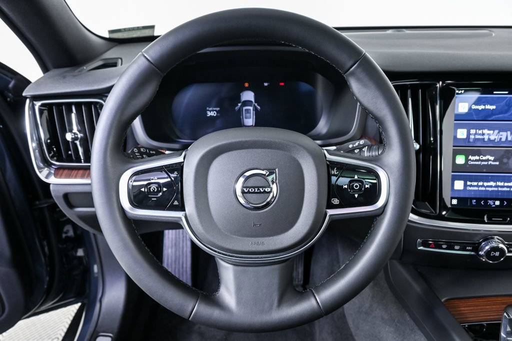 Used 2025 Volvo V60 B5 Cross Country Plus image 9