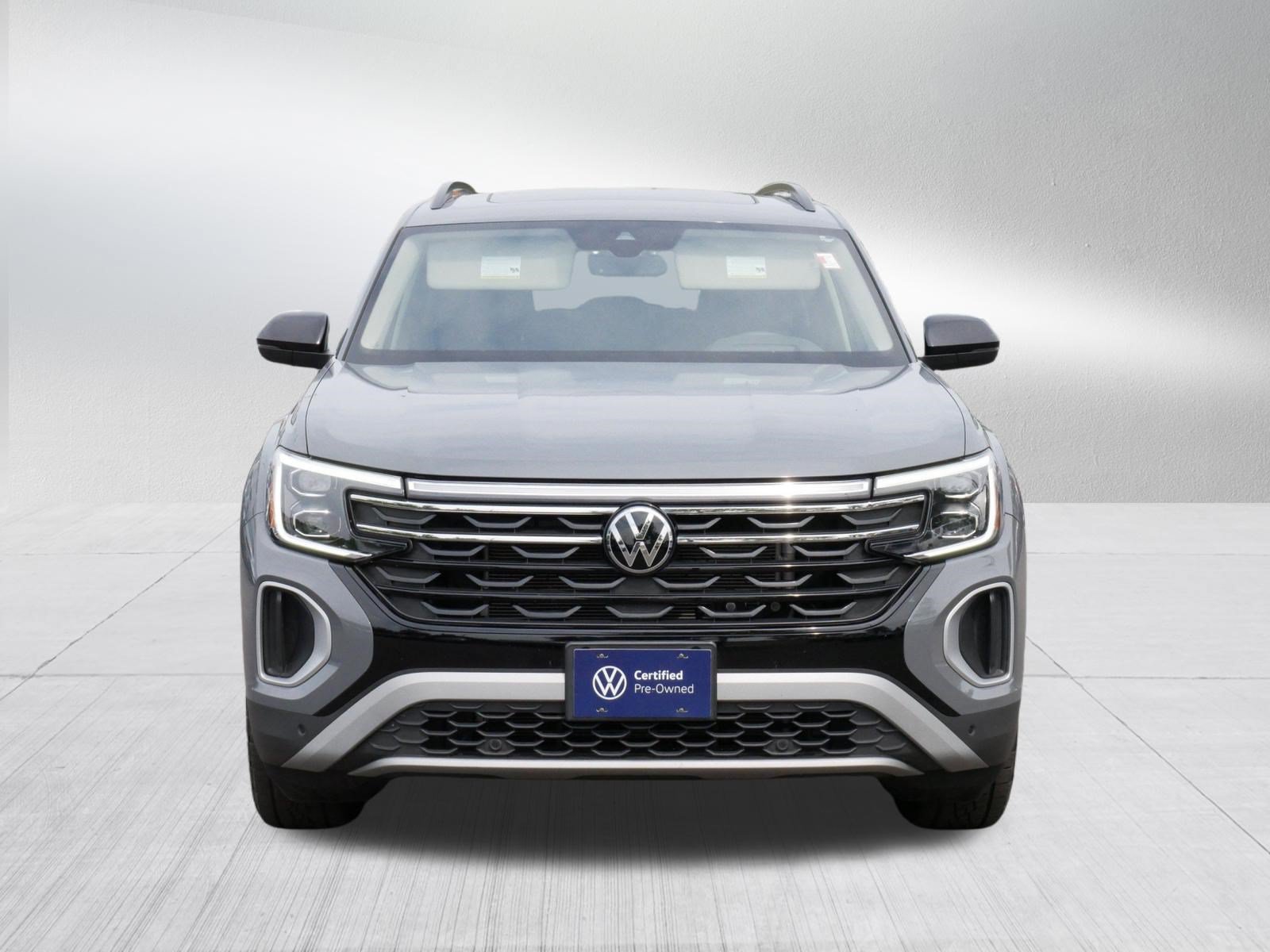Certified 2024 Volkswagen Atlas Peak Edition SEL AWD/4WD image 2