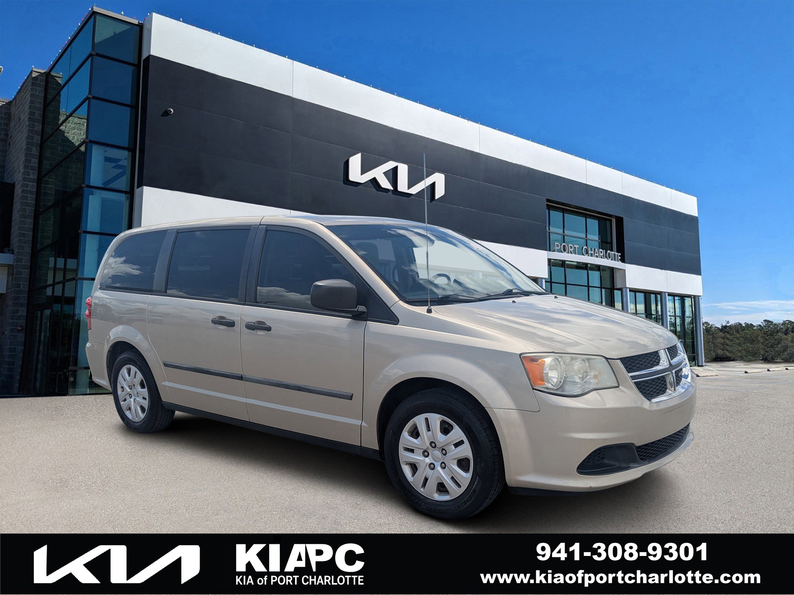 Used 2014 Dodge Grand Caravan American Value Package FWD image 1