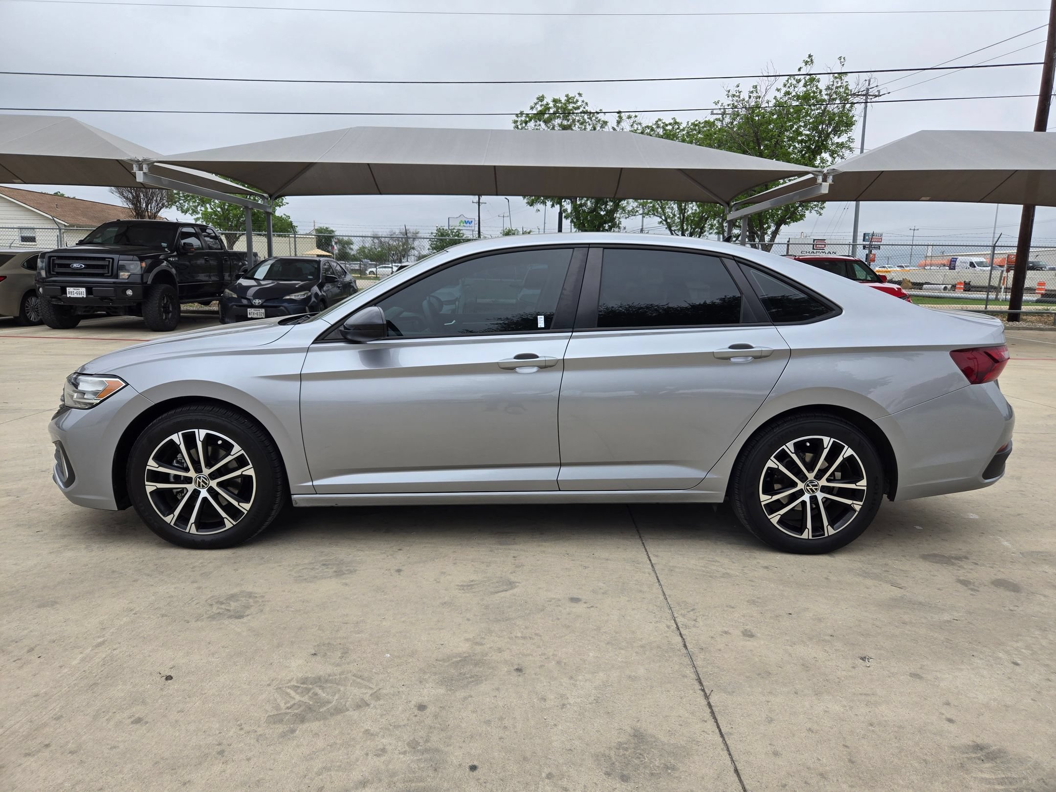 Used 2022 Volkswagen Jetta Sport FWD image 4