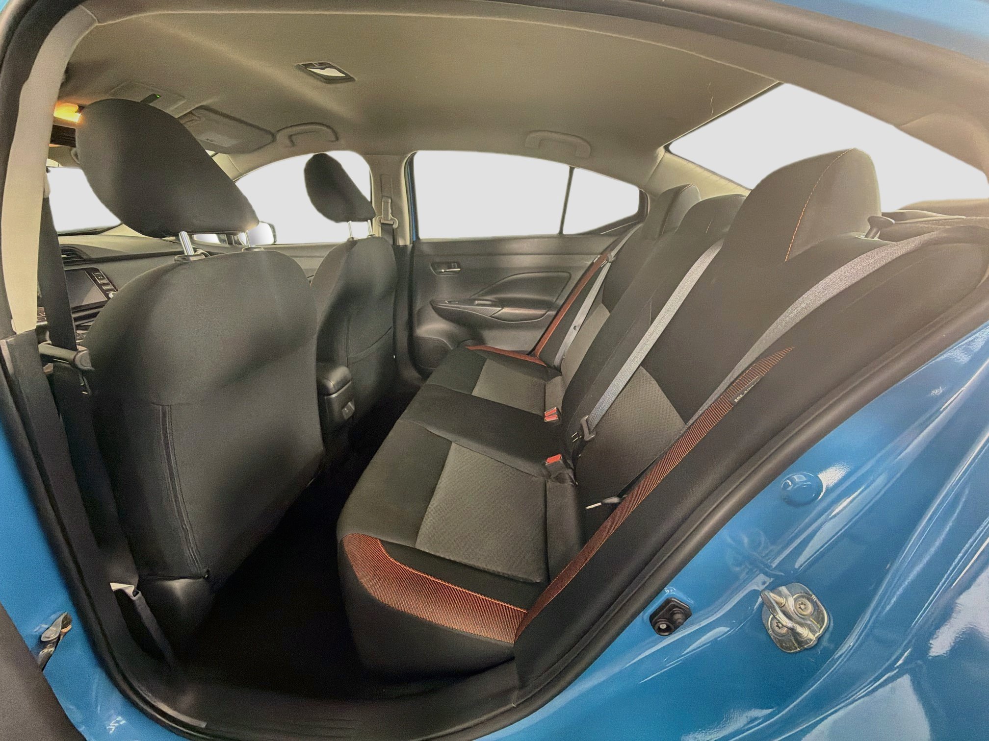 Used 2025 Nissan Versa SR FWD image 26