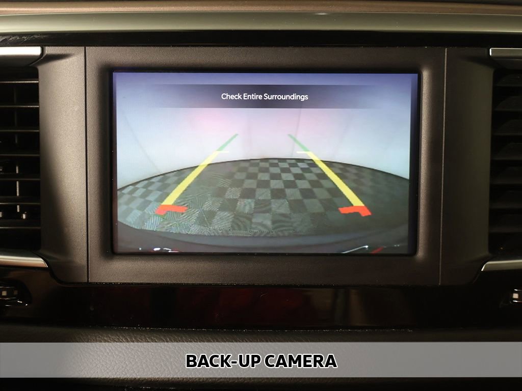 Used 2023 Chrysler Voyager LX image 3