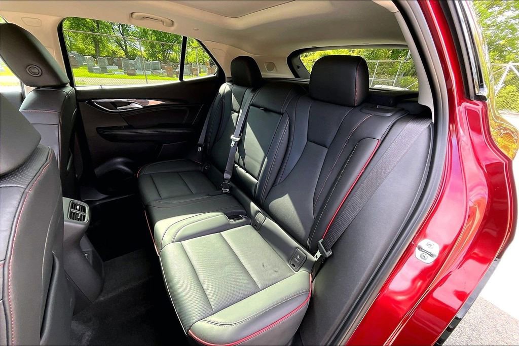 Used 2023 Buick Envision Essence w/ Sport Touring Package AWD/4WD image 25