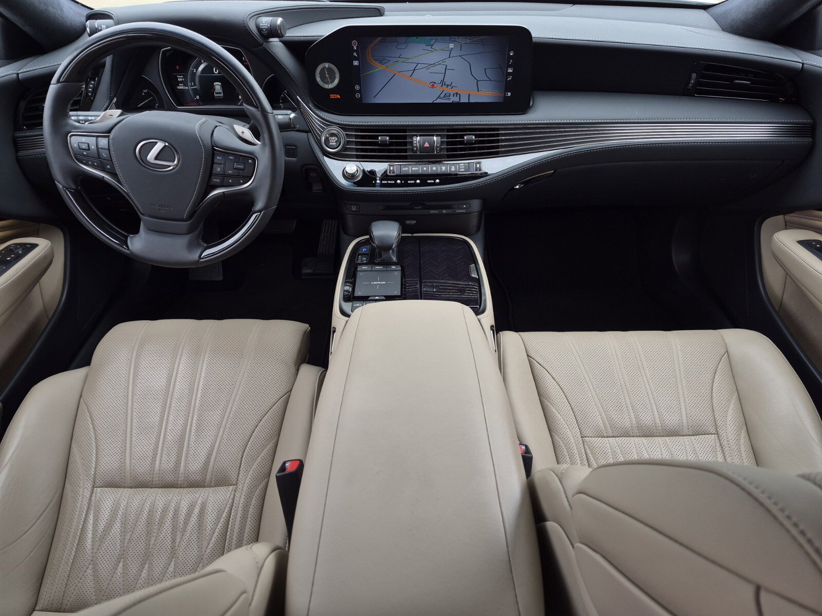 Used 2022 Lexus LS 500 w/ Interior Upgrade Package RWD image 21