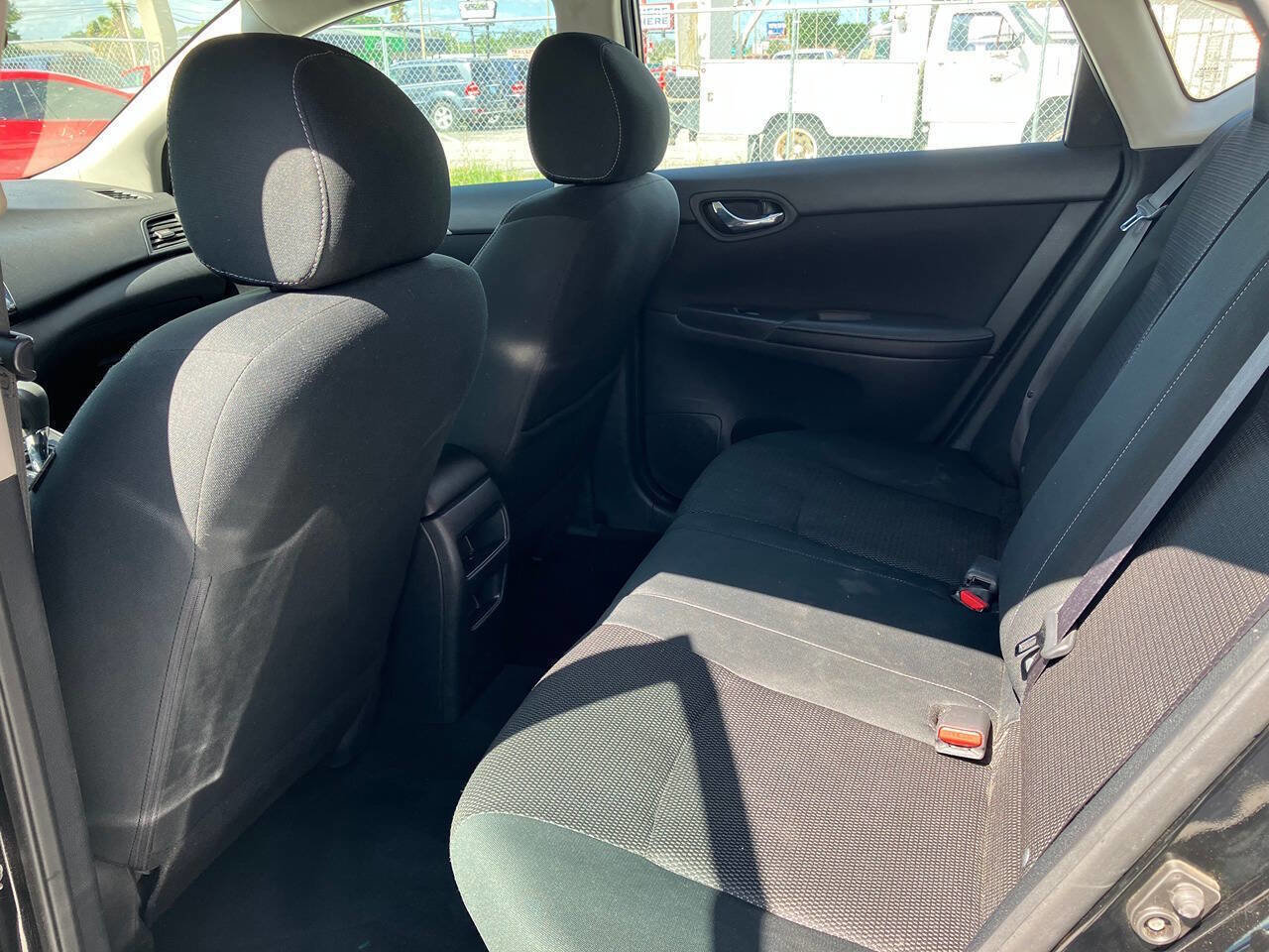 Used 2019 Nissan Sentra SV FWD image 13